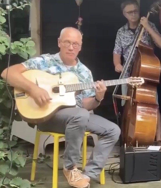 Marino van Mierlo - gitaar